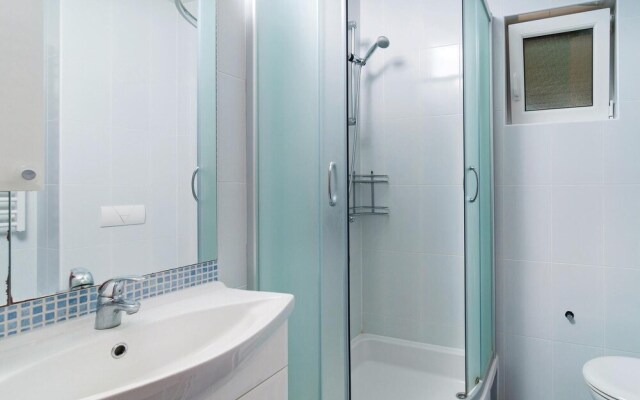 Beautiful Apartment in Sutivan With 2 Bedrooms and Wifi