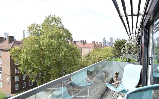 2 Bedroom Kennington Apartment With Balcony
