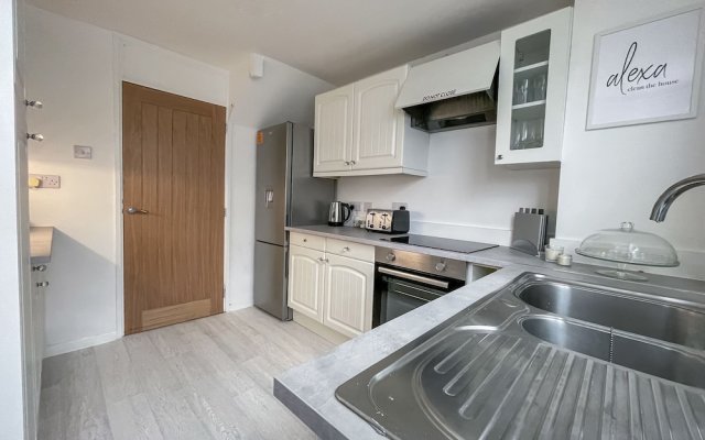 Impeccable 2-bed Home Close to City Centre!!