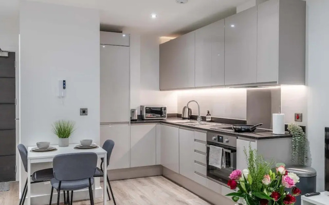Modern 1 bed Apartment in Central Solihull