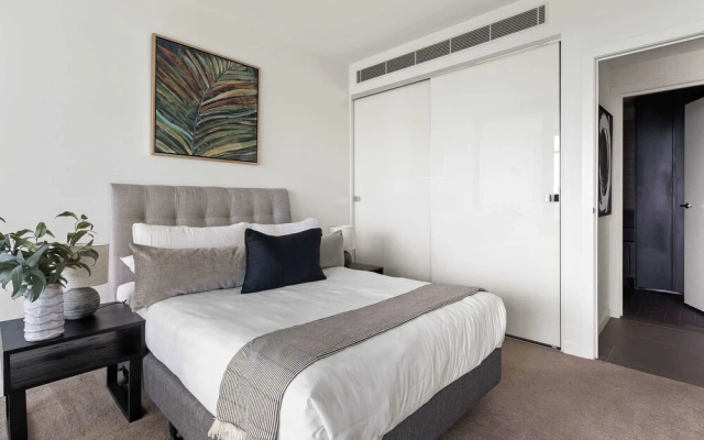 Harbour View 2BR Docklands Apt Near Marvel Stadium – Guest Rooms – Melbourne