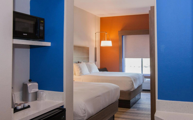 Holiday Inn Express Hotel & Suites Houston-Alvin by IHG