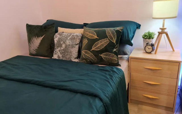 Spring Residences 1 Bedroom Deluxe Near Airport