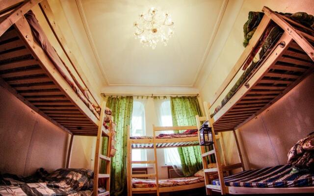 4 Atmosphere Hotel