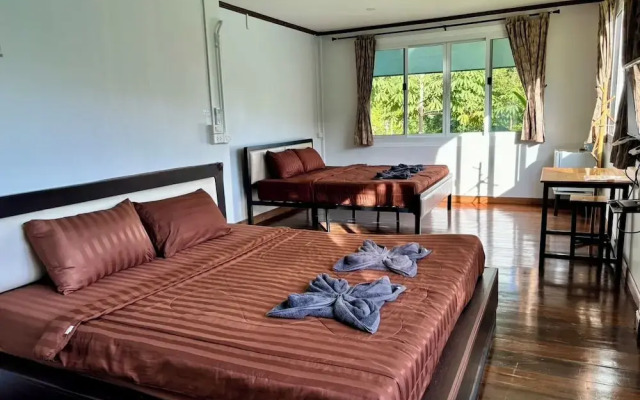 Baan Apa Erawan Resort