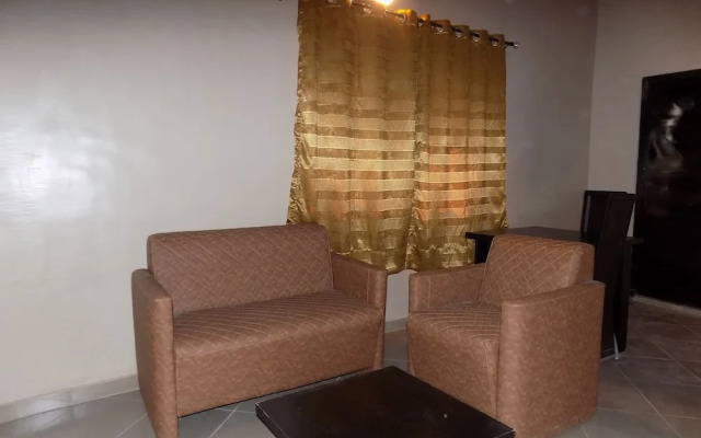 Posh Apartments Bussiness Hotel