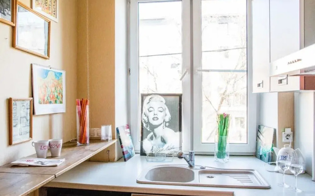 Funny Dolphins Apartments Novoslobodskaya