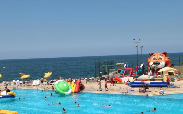 Cimer Saframarine Beach Resort