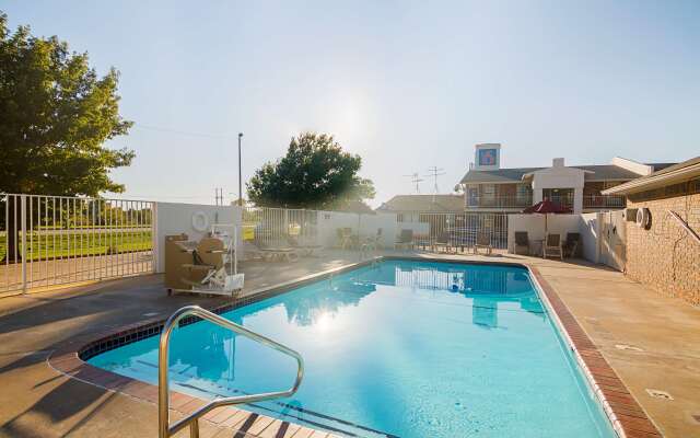 Motel 6 Lawton, OK