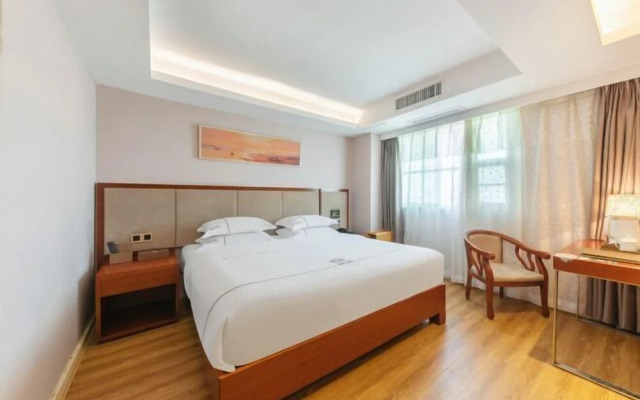 The King Lycra Hotel