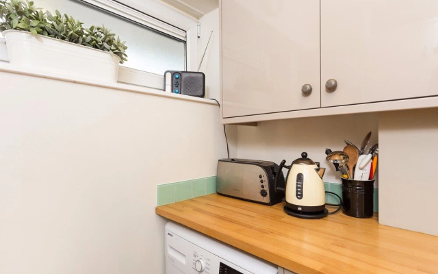 Stylish 2 Bed Flat 5 Minutes From Paddington