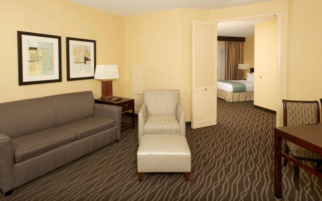 DoubleTree Suites by Hilton Raleigh - Durham