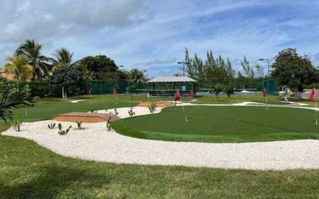Palm Cay Beach Club & Marina
