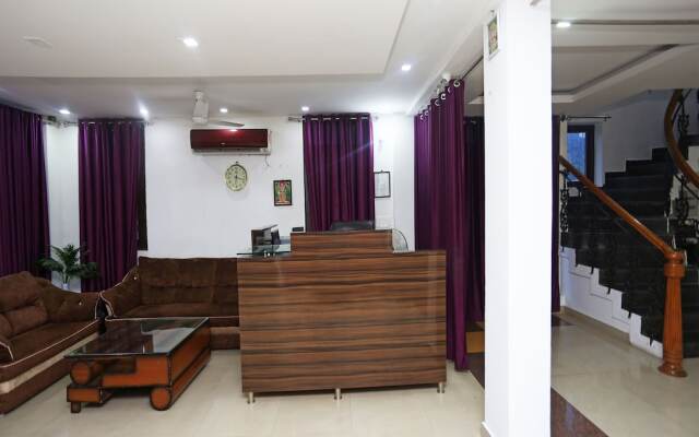 FabHotel Raj Inn Golf City