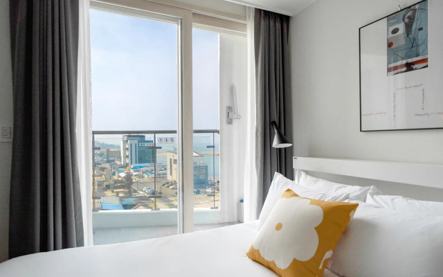 Urbanstay Sokcho Deungdae Beach