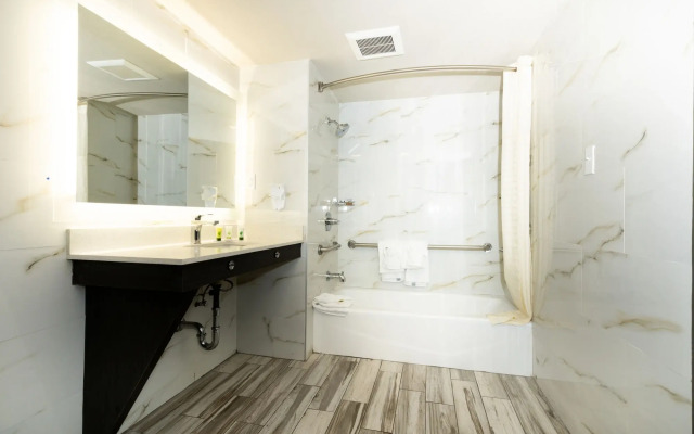 SureStay Plus Hotel by Best Western Point Richmond