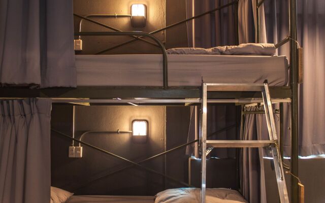 Zhelter'BKK - Hostel