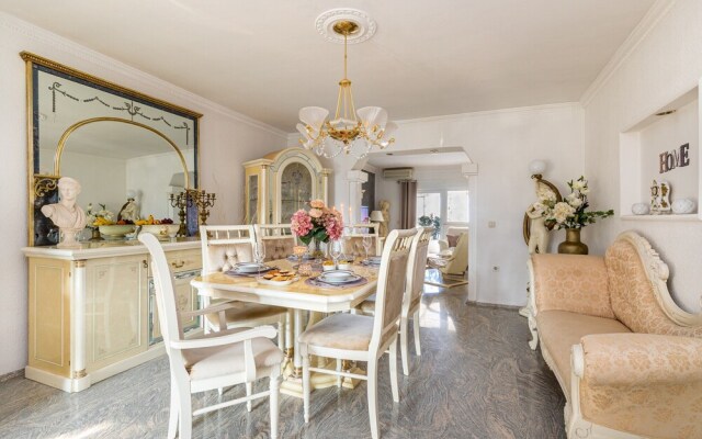 Deluxe Apartment Sandra 1200m From Beach