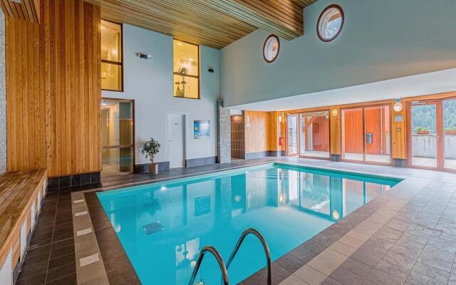 Modern Studio With a Dishwasher in the Center of Vaujany