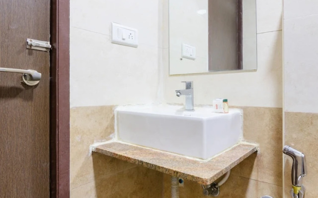 Capital O 11927 Varcity Imperium