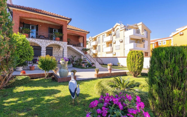 Seafront Haven Darka