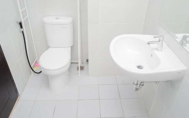 Homey and Cozy Studio Casa De Parco Apartement