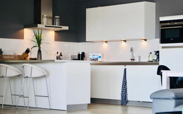 Näher am Wasser kann man nicht wohnen!