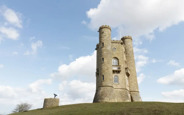 Blenheim Edge, The Causeway
