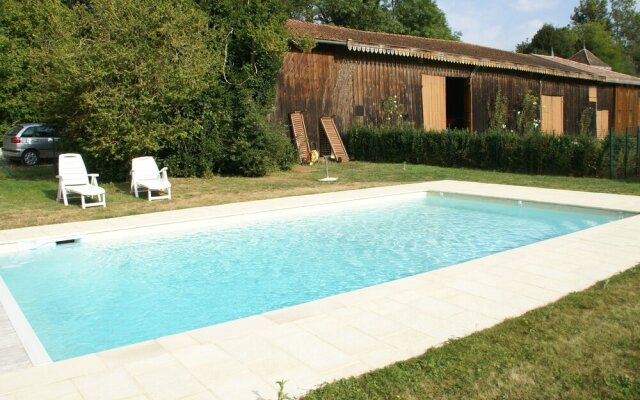 Holiday Home with Swimming Pool on the Estate of a Noble Castle Near Nettancourt