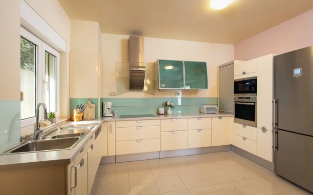 Luxury Villa Lovric Private Heated Pool