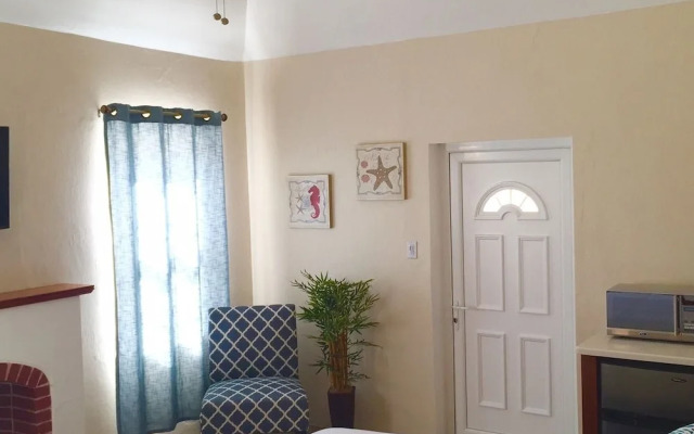 Paraquet Apartments