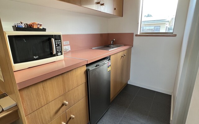 Summerhill Motor Inn