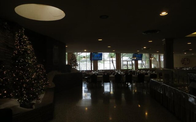 Echo Hotel & Conference Center