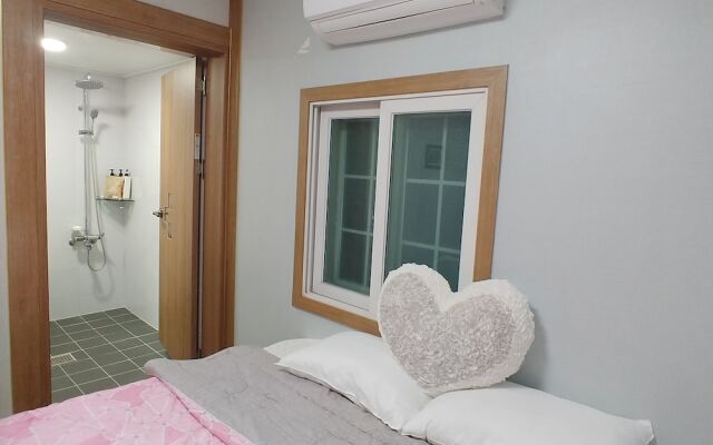 Cheomseongdae House