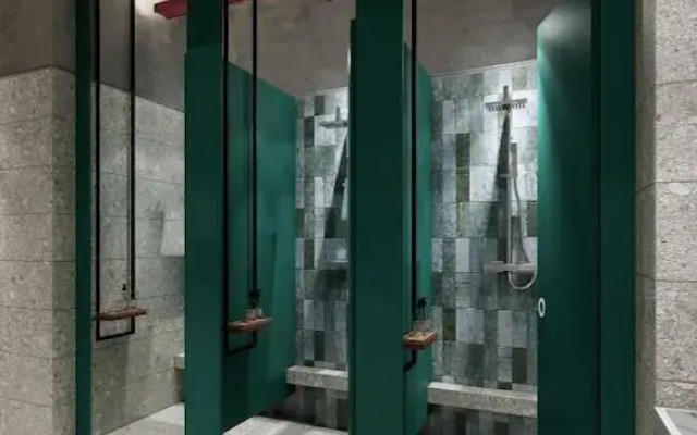 Althia Capsule Quarters