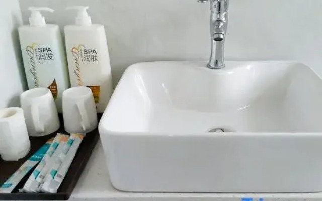 Fuyang Miaozhan Convenient Hotel