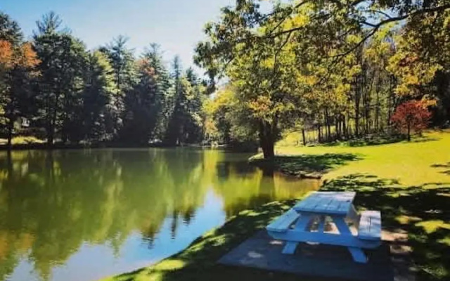 Stone Studio Lakefront Pool Access
