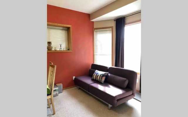 Sunny & Cozy Suite with Pool & Ping Pong table