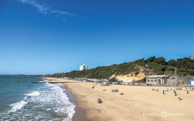 BOURNECOAST - STYLISH FLAT with SEA GLIMPSES - FM8406