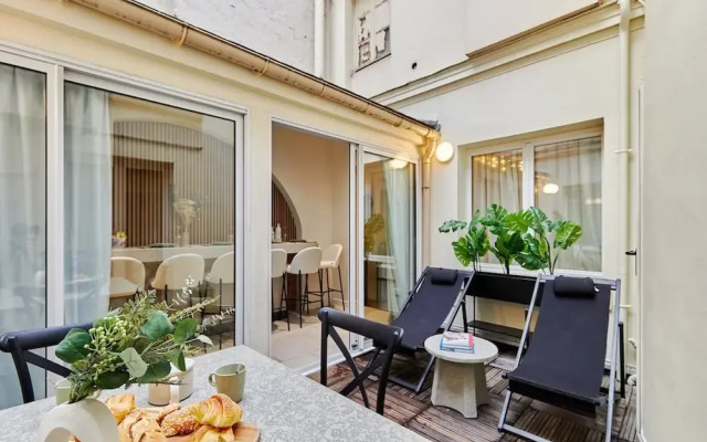 Terrace Apartment Trocadero Eiffel Tower by Studio Prestige