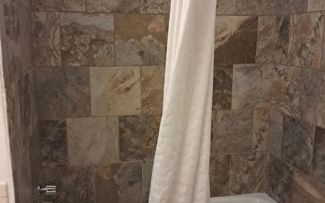 National 9 Casper - Showboat