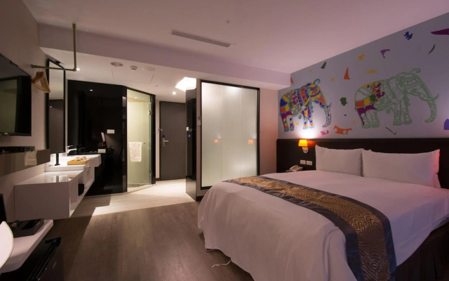 Travel Art Inn