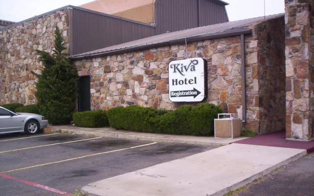 The Cactus Cove Inn and Suites