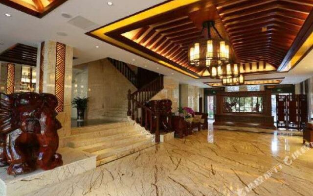 Hot Spring Business Center Hotel