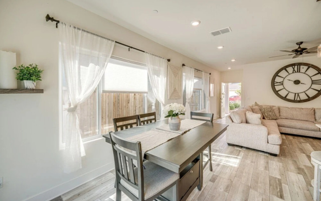 Charming Bakersfield Home w/ Yard & Patio!