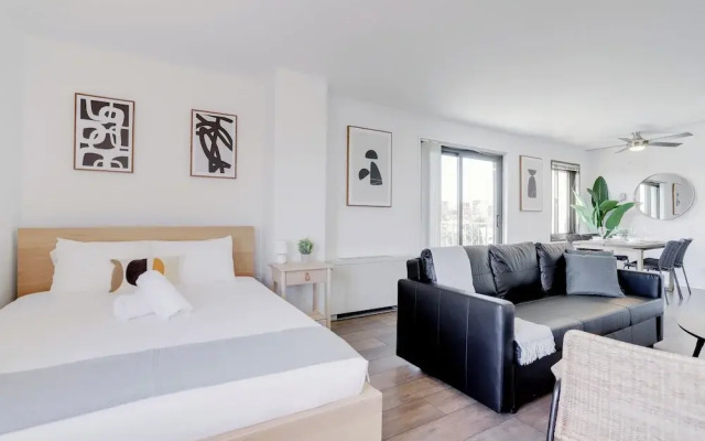 Executive Studio in Clarendon