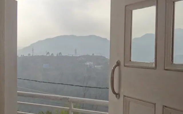 OYO 25061 Gautam Residency Chamba