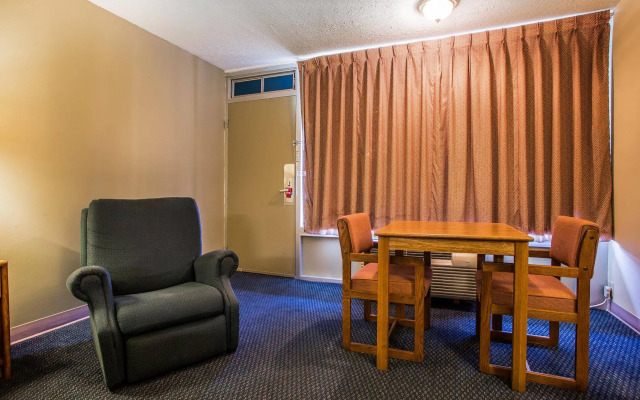 Econo Lodge Rolla I-44 Exit 184 Near Missouri University of Science and Technology