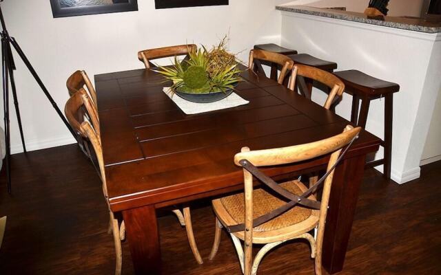 Lucaya 3 Bedroom 2 Bath Townhome!