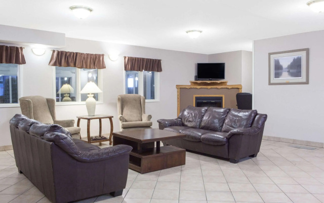 Super 8 by Wyndham Fort Frances